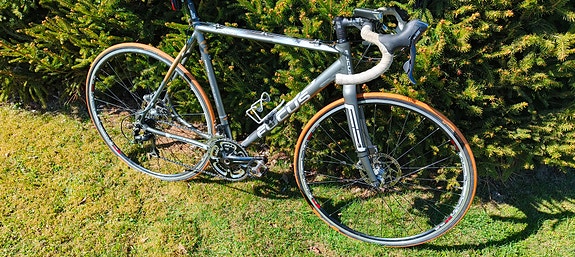 Focus cyclocross/gravel-pyörä 28" unisex