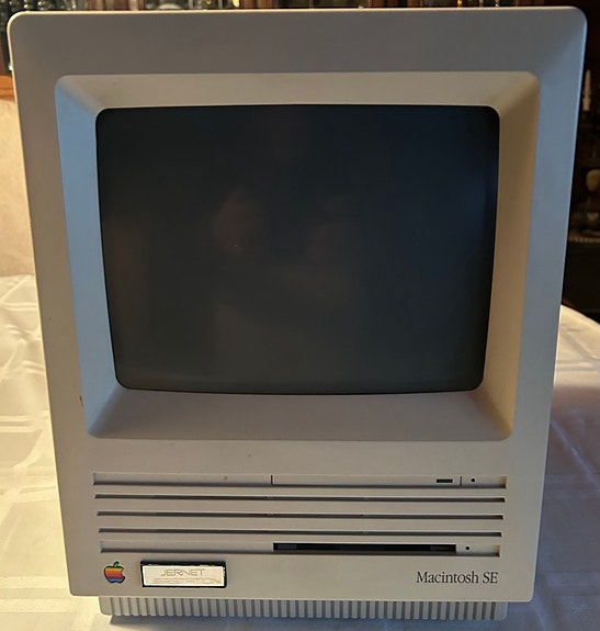 Apple Macintosh SE