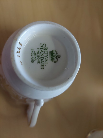 Royal standard fine bone china England kalusto