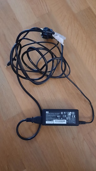 Virtalähde/ laturi Compaq HP OEM 65W AC N18152 PA-1650-02C 239704-001 18.5V 3.5A