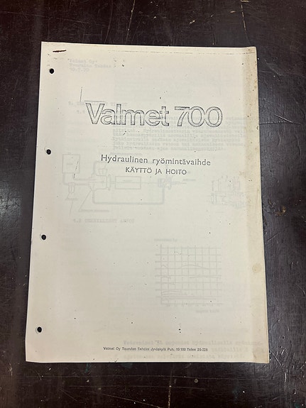 Valmet 700 käyttöohje hydraulinen ryömintävaihde