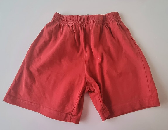 Cars punaiset shortsit koko 98cm