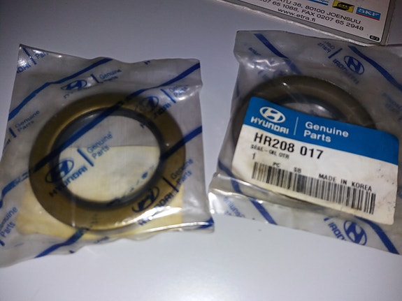Takapyöränlaakerin tiiviste Hyundai Terracan / H1 / Mitsubishi Pajero /L200/L400