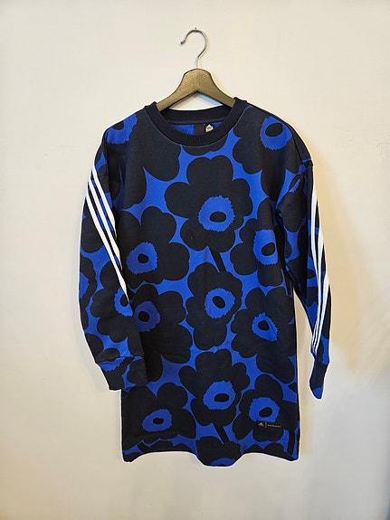Marimekko x adidas XS collegemekko