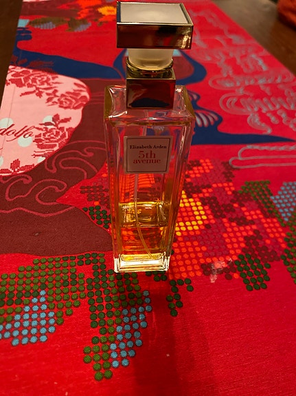 Elisabeth Arden, 5th Avenue- naisten hajuvesi