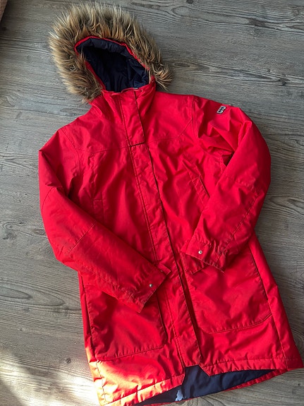 Helly Hansen punainen toppatakki m