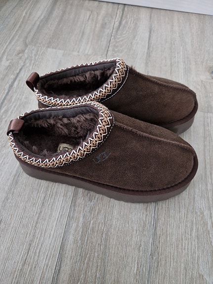 "UGG" tohvelit koko 38 ruskea
