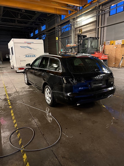 Audi a6 2.7d Quattro automaatti musta varaosat