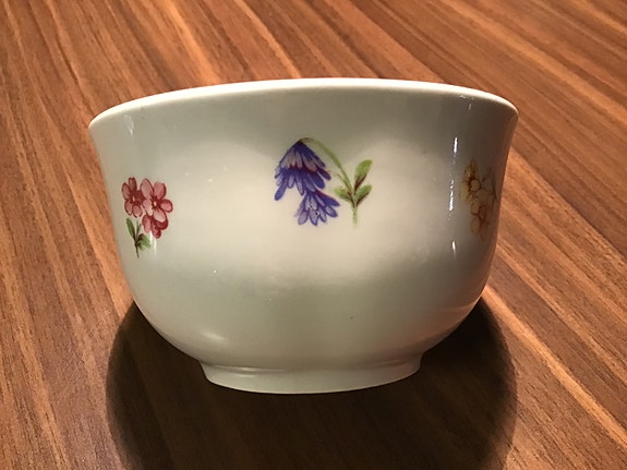 Arabian vintage posliini ’sokerikko’ kukkakuvio