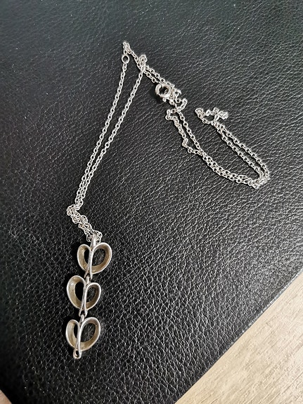 Lumoava kaulakoru