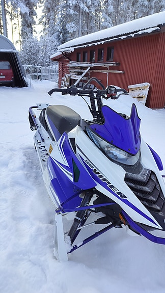 Yamaha SR Viper moottorikelkka sinivalkoinen