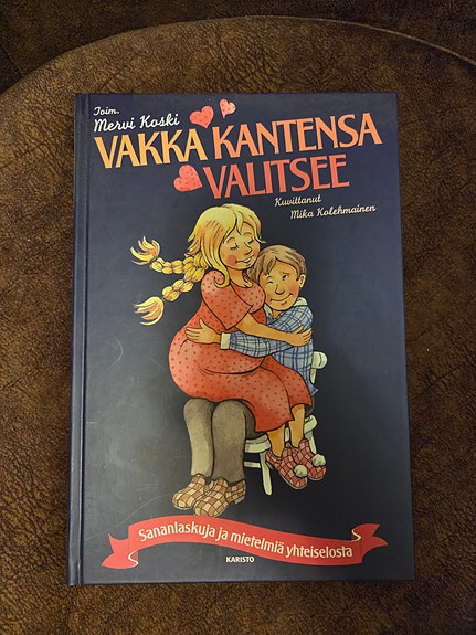 Mervi Koski Vakka kantensa valitsee kovakantinen kirja