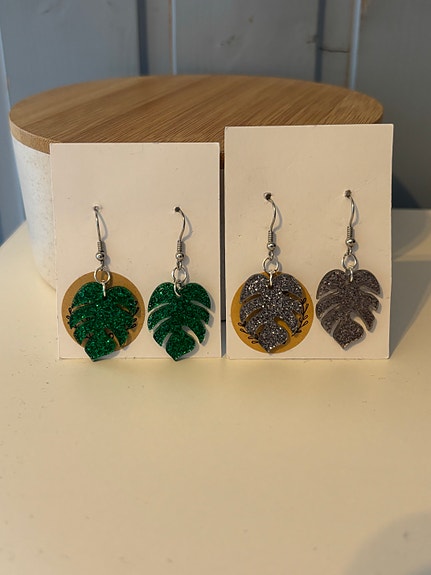 Glitter peikonlehti korvakorut
