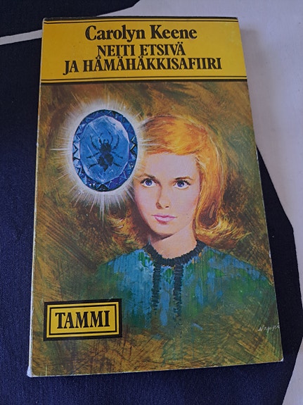 Tammi Neiti Etsivä ja hämähakkisafiiri kirja