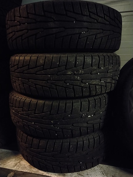 225/65/17 nokian nordman rs2 suv kitkarenkaat 4 kpl, pinta 2x6,5mm ja 2x6mm.