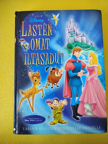 Myydään Disney Lasten omat iltasadut satukirja.