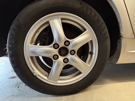 Honda vanteet Conti Premiumcontact 6 kesärenkailla