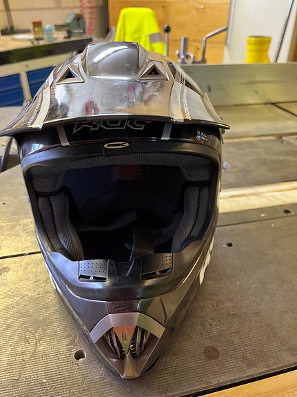 KBC MotoX kypärä XXL musta