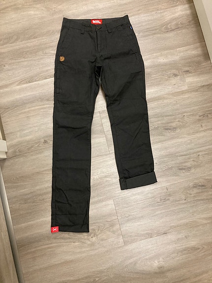 34 Fjällräven Stina trousers