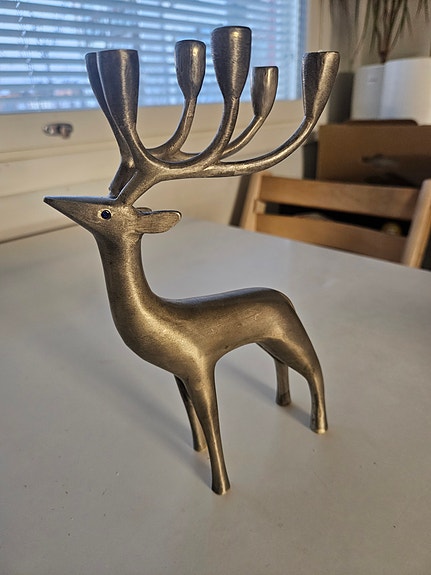 Sinisilmäinen Pentikin poro