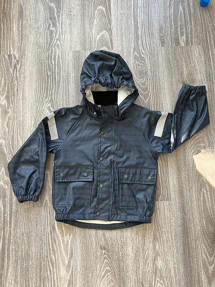 Lasten Everest sadetakki 110/116
