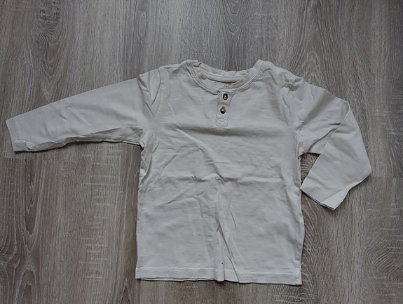 Ohut paita koko 110 (H&M)