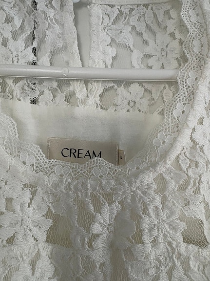 Cream valkoinen pitsitoppi koko S