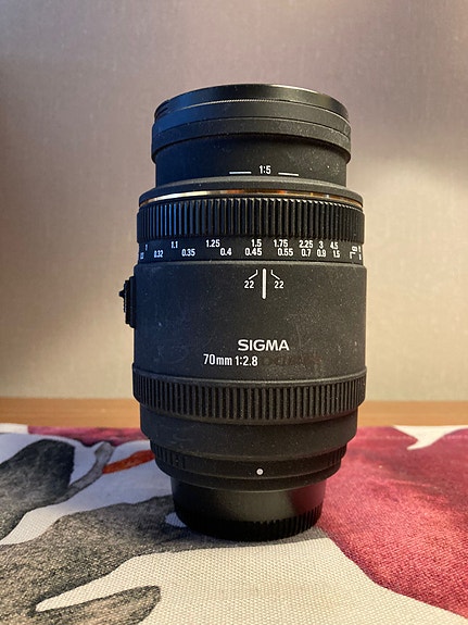 Sigma 70mm f/2.8 EX DG Macro 1:1 (Nikon F)