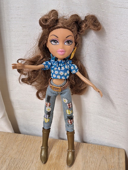Myydään söpö Bratz Hello My Name is.. Yasmin nukke
