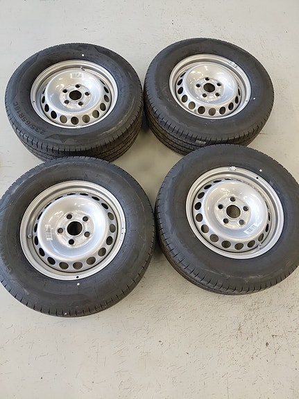 VW Crafter kesärengassarja peltivanteilla 16"