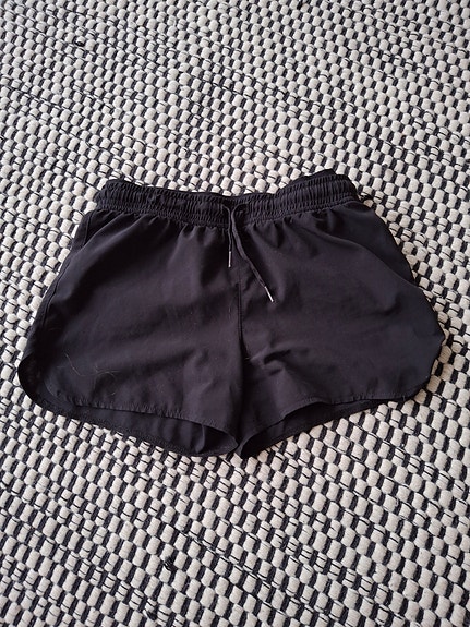 tytön shortsit 134/140cm