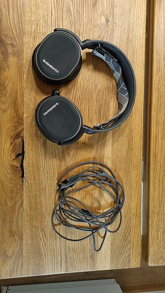 Steelseries Pelikuulokkeet