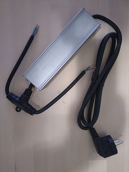 LED-muuntaja 12V 8000mA