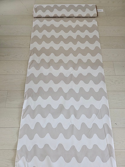 Marimekko Lokki markiisikangas

Hp. 25€/m

Nouto Hyvinkää tai postitus 6,90€