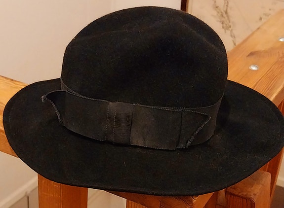 VINTAGE  -  HATTU