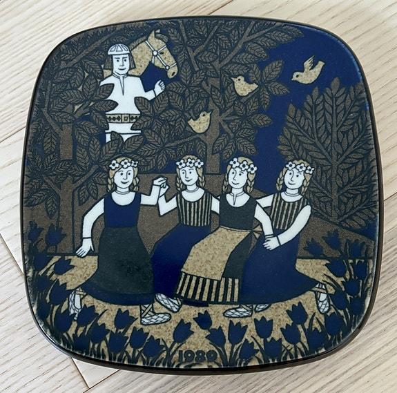 Arabia Kalevala vuosilautanen v.1989 - R. Uosikkinen