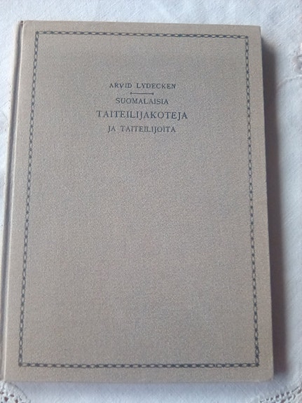Suomalaisia taiteilijakoteja  ja taiteilijoita esittelevä kirja