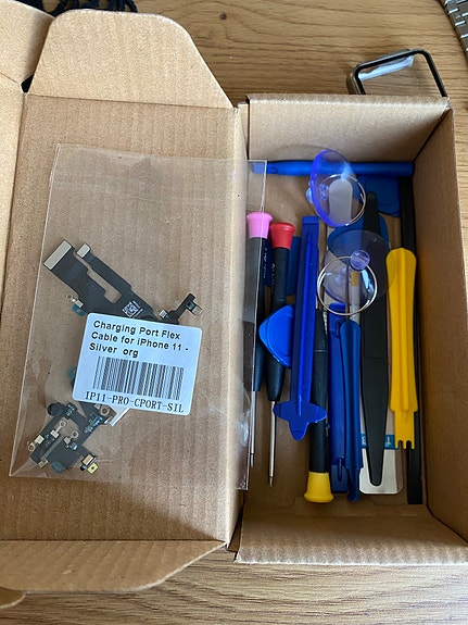 iPhone 11 Pro latausportti