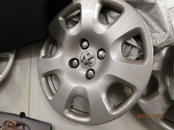 Peugeot pölykapselit