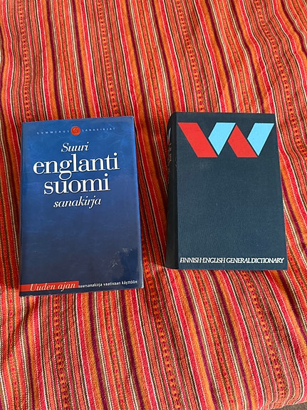 Englanti- Suomi ja Suomi/Englanti sanakirjat