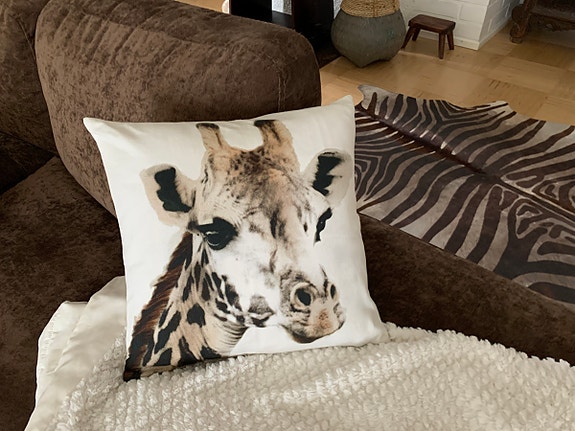 H&M kirahvi tyynynpäällinen