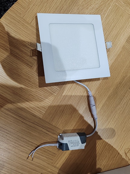15kpl 9W LED-valaisimia