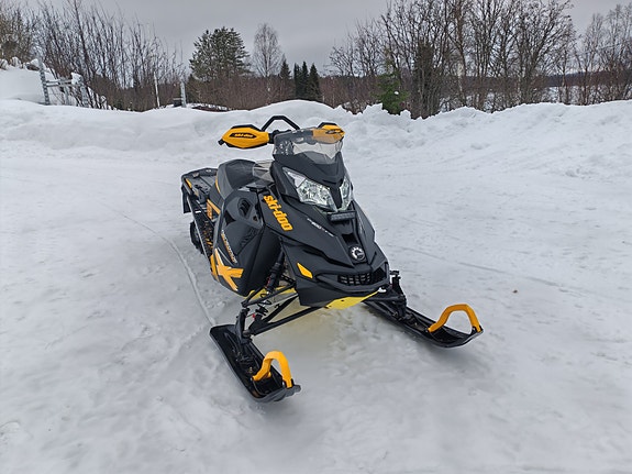 Ski-doo Renegade Backcountry