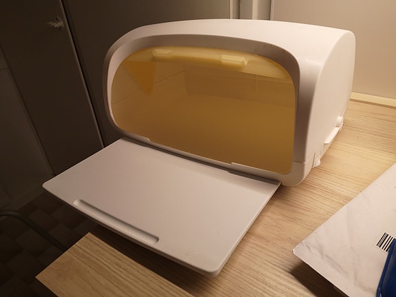 Tupperware Leipälaatikko muovi valkoinen keltainen