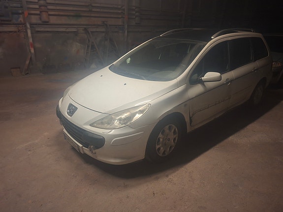 Peugeot 307 1.6 bensiini, 2006 osina, toimiva