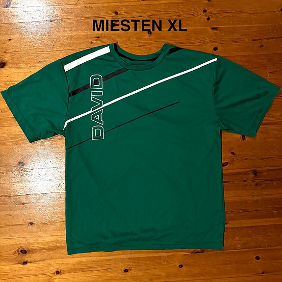 MIESTEN XL DAVID URHEILUPAITA