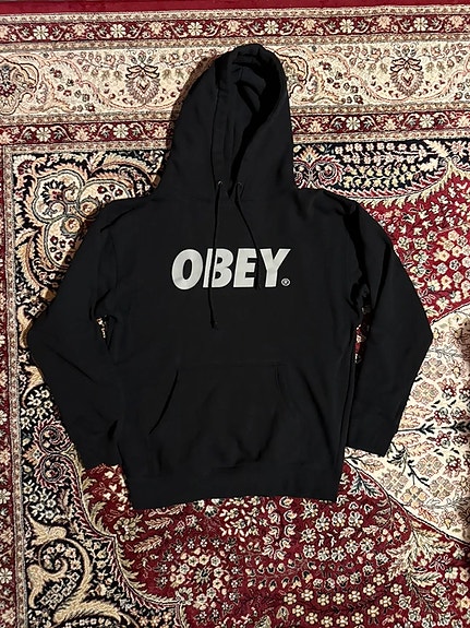 Obey huppari