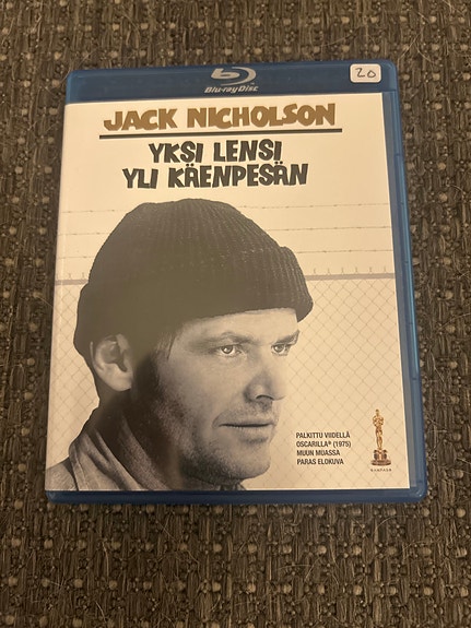BD: Yksi lensi yli käenpesän