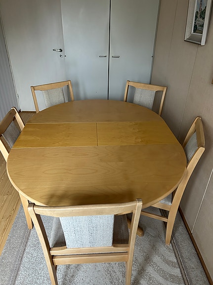 Kahvipöytä 6 tuolilla