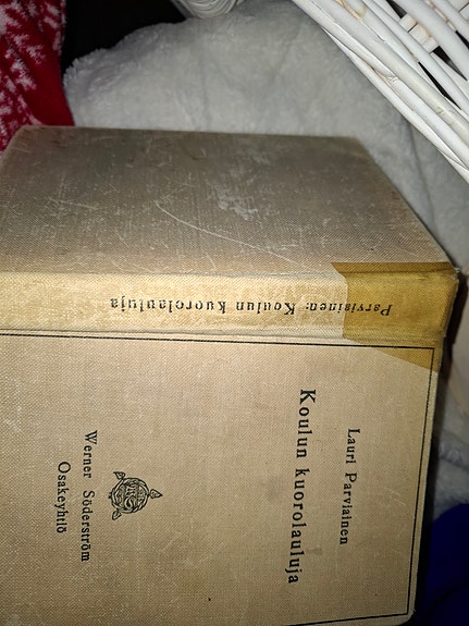 Lauri Parviainen  Koulun kuorolauluja nuottikirja